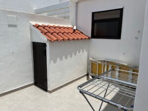 ictoria Court Apartment 17A3 Balcony Storage