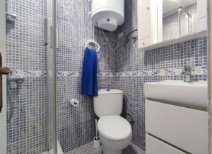 Victoria Court Apartment 27A2 Bathroom